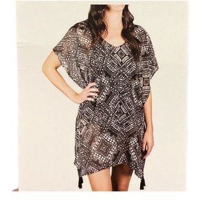 NWT!! Palisades Beach Club! Black and White Cover Up!